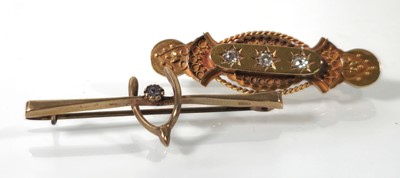 Lot 405 - A late Victorian 15ct gold and diamond brooch...
