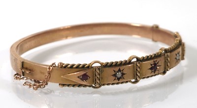 Lot 410 - A late 19th/early 20th century yellow metal,...