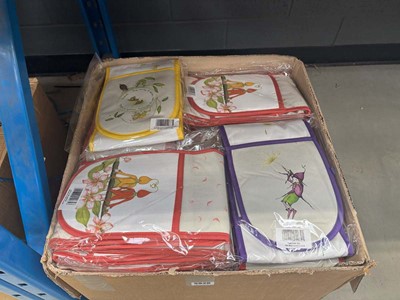 Lot Approximately 51x pairs of Emma Dunne Mossycup...