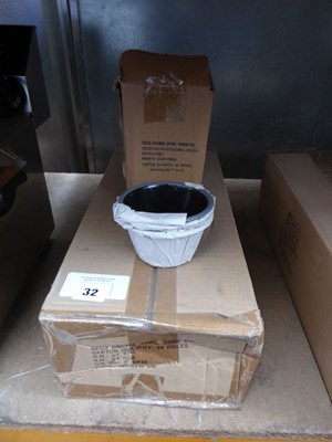 Lot 32 - 64 enamelled bowls