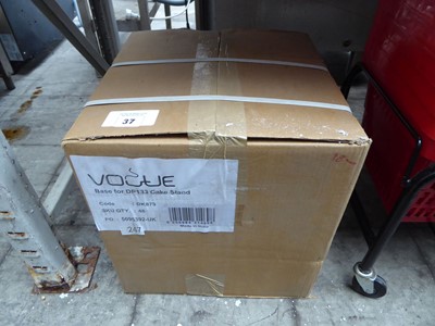 Lot 37 - Large box of Vogue cake stand bases