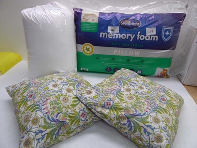 Lot 3532 - 2 memory foam pillows and 2 floral cushions