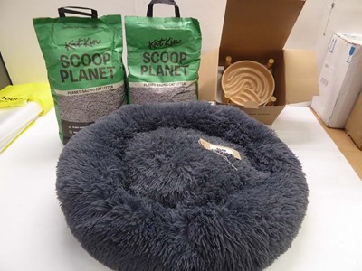 Lot 3549 - Raised slow eater pet bowl, pet bed and 2 bags...
