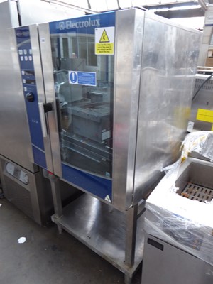 Lot 262 - 90cm electric Electrolux Air-O-Steam 10-grid...
