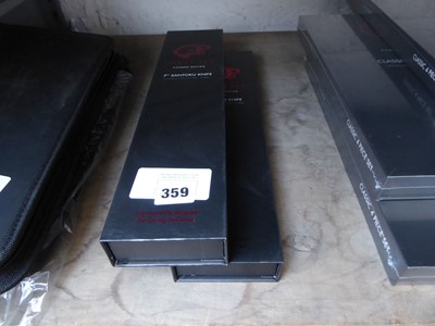 Lot 359 - 1x 7" & 1x 8" Orient Carbon Series knives