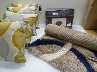 Lot 3556 - 4 scatter cushions, weighted blanket and...