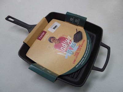 Lot 3561 - Nadiya cast iron grill pan