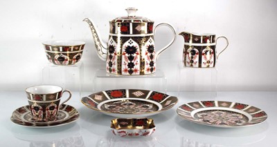 Lot 211 - A Royal Crown Derby six sitting 'Old Imari'...