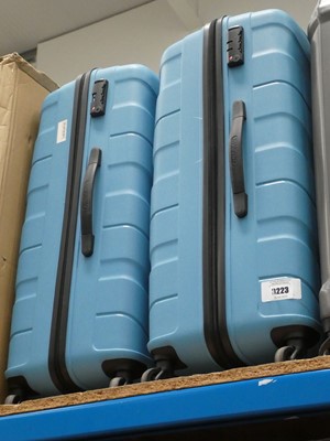 Lot 3234 - 2 large hard shelled American Tourister suitcases