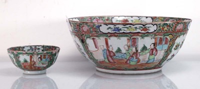 Lot 242 - A Cantonese fruit bowl, typically decorated in...