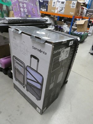 Lot 3309 - Large hard shelled samsonite suitcase in box