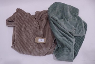 Lot 3478 - x2 throws