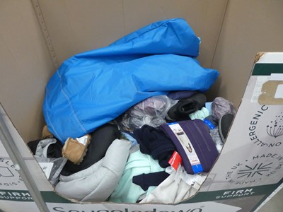 Lot 3490 - Pallet containing used clothing and shoes, odd...