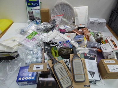 Lot 3615 - Large bag of assorted household items