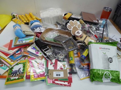 Lot 3618 - Large bag of assorted household items