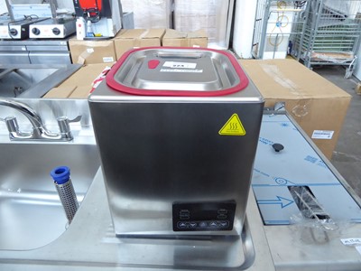 Lot 224 - Sousvide 12L tank with digital display