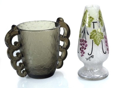 Lot 376 - A Legras cameo glass vase decorated with...