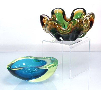 Lot 402 - Two late 20th century art glass bowls/dishes (2)