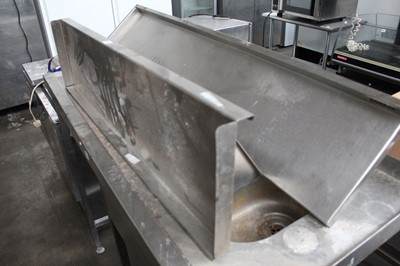 Lot 515 - 2 wall mount shelves with brackets