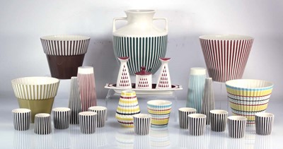 Lot 425 - A group of Hornsea 'Summit' and 'Rainbow'...