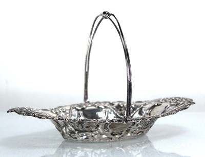 Lot 377 - A small Edwardian stamped silver basket with...