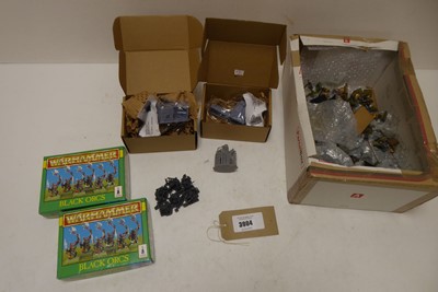 Lot 3024 - Selection of figurines to include Warhammer