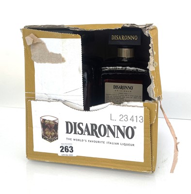 Lot 263 - A part box of 5 bottles of Disaronno Originale...