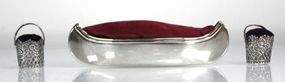 Lot 393 - A novelty silver pin cushion modelled as a...