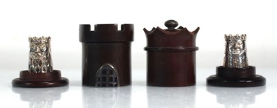 Lot 401 - A pair of silver thimbles modelled as King &...