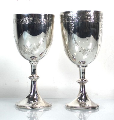 Lot 421 - A near pair of early 20th century silver...