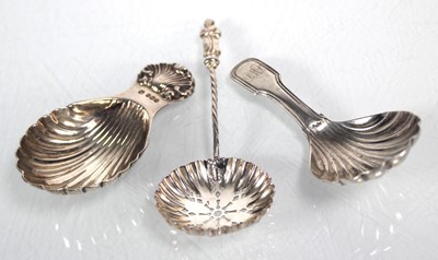 Lot 432 - A silver caddy spoon with shell bowl, maker FM,...