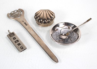 Lot 439 - An Edwardian silver letter opener with...