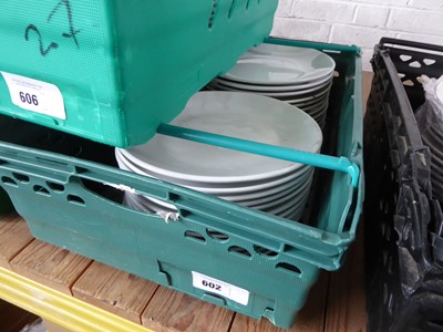 Lot 602 - Tray of approx. 24 26cm assorted dinner plates