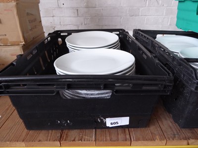 Lot 605 - Tray of approx. 24 26cm assorted dinner plates
