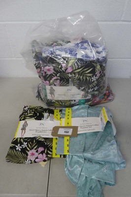 Lot 1132 - A bag containing a large qty of ladies...