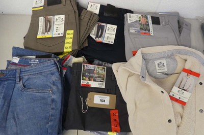 Lot 1134 - Approx. 18 items of men's clothing by English...