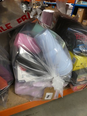 Lot 3028 - Bag of various drinking bottles