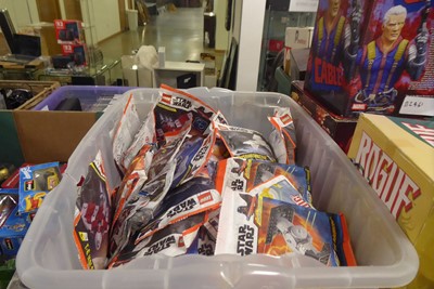 Lot 2252 - Box containing Lego Star Wars packs