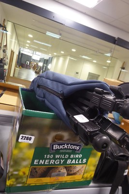 Lot 2260 - Box containing various cameras and a tripod