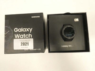 Lot 2021 - Samsung Galaxy Watch with box and accessories