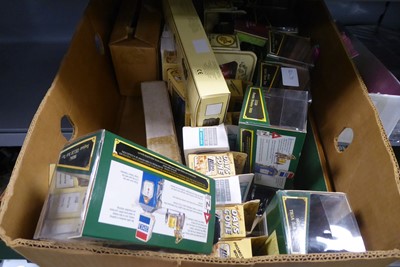 Lot 2267 - Box containing diecast model cars
