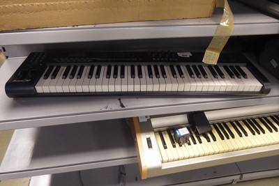Lot 2277 - Axiom 61 keyboard