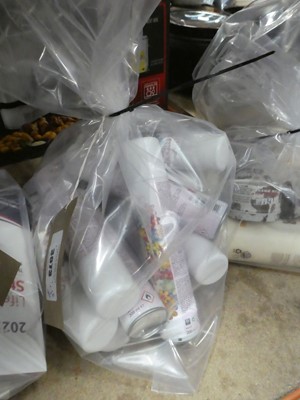 Lot 3073 - Bag of 200ml bottles of dry shampoo