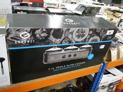 Lot 3081 - Gourmet 7.1L triple slow cooker and warming...