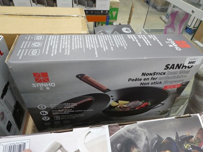 Lot 3092 - Sanho non-stick iron wok