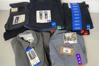 Lot 1184 - Approx. 18 items of men's clothing by English...