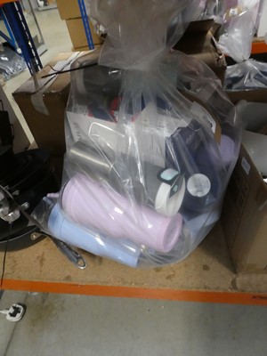 Lot 3105 - Bag of drinking bottles