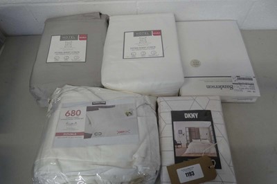Lot 1193 - Mixed lot of bedding to include x2 Hotel...