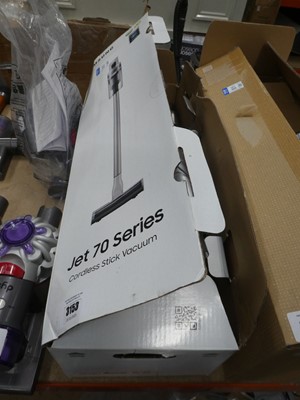 Lot 3153 - Samsung Jet 70 Series cordless stick vacuum...
