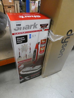 Lot 3192 - Upright Shark steam mop